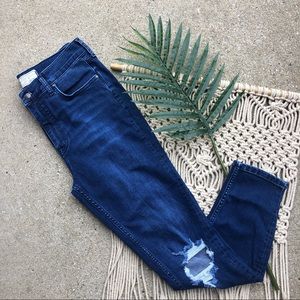 Free People Busted Knee Distressed Jeans Size 30